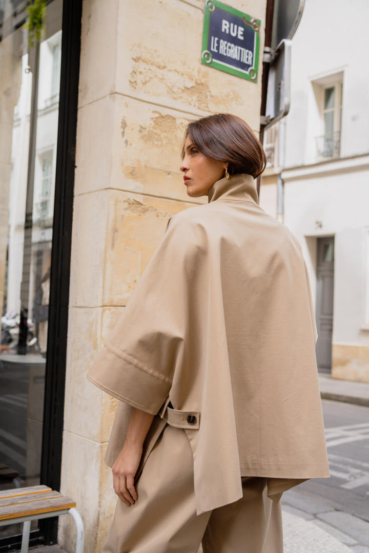 Cape beige femme à col montant - vue de dos