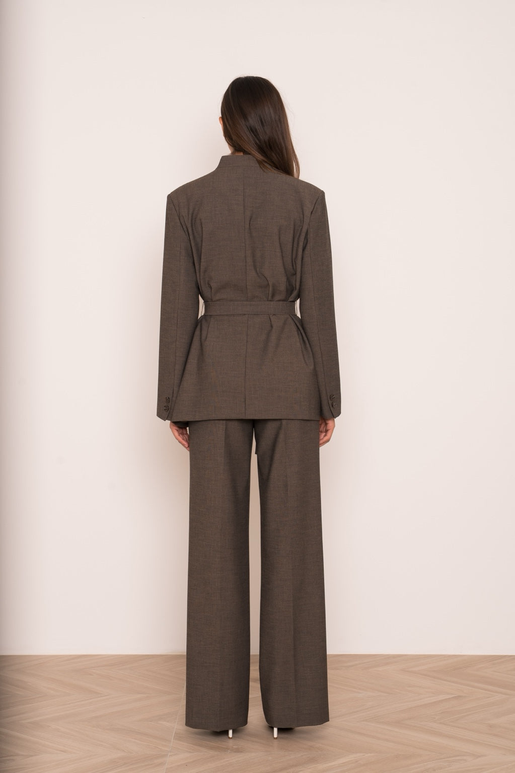 Veste blazer chocolat ceinturée - vue de dos